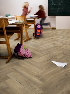 ЛАМИНАТ HERRINGBONE ПЕТТЕРСОН ДУБ НАТУРАЛЬНЫЙ 4764